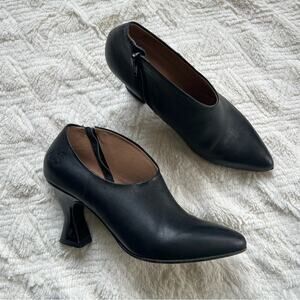 John Fluevog Poser Edie Black Asymmetrical Leather Pumps in Black